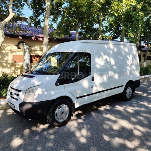 Ford Transit-3