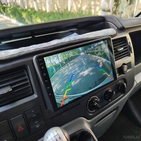 Ford Transit-7