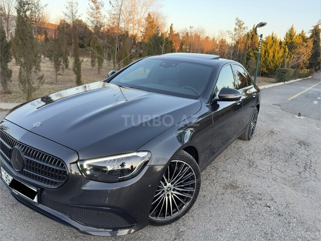 Mercedes E 300 de-5