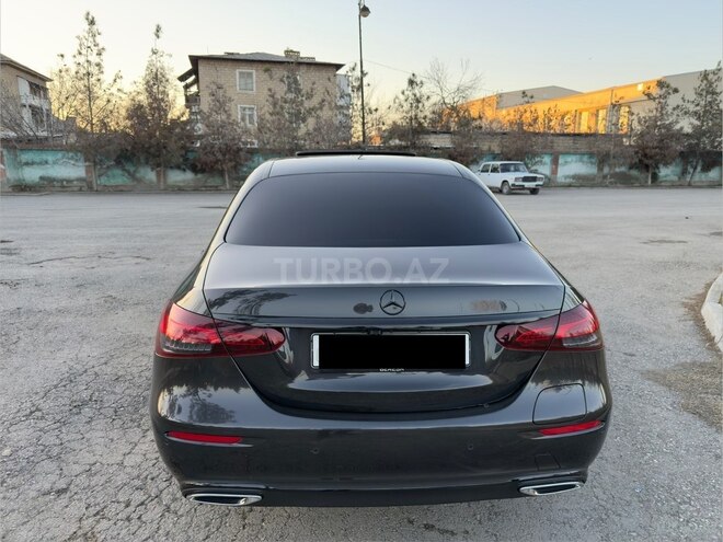 Mercedes E 300 de-11