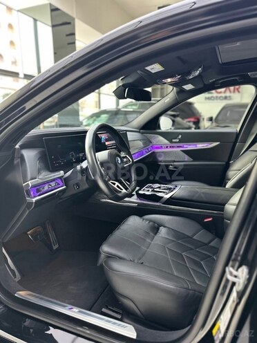BMW i7-15