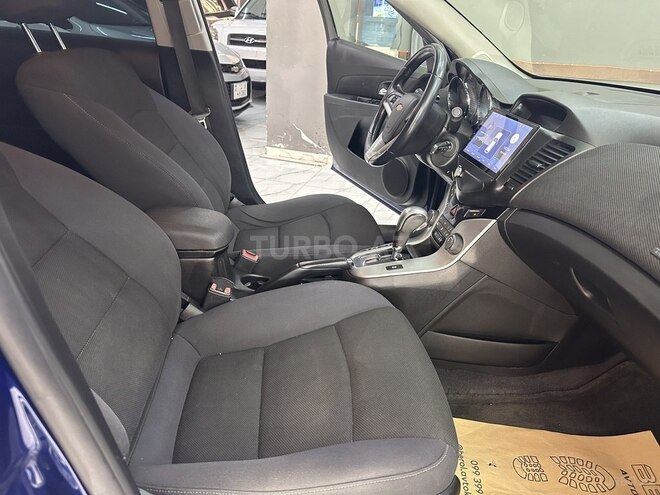 Chevrolet Cruze-13