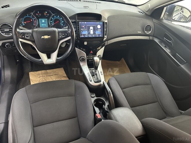 Chevrolet Cruze-12