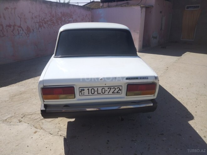 LADA (VAZ) 2107-2