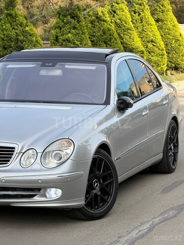 Mercedes E 320-4
