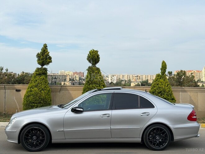 Mercedes E 320-9