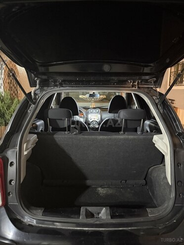 Nissan March-9