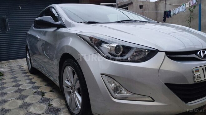 Hyundai Elantra-3