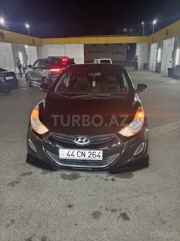 Hyundai Elantra-1