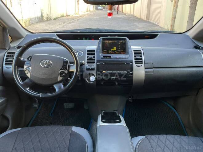 Toyota Prius-3