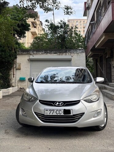 Hyundai Elantra-2