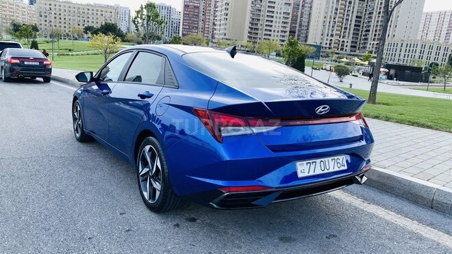 Hyundai Elantra-4