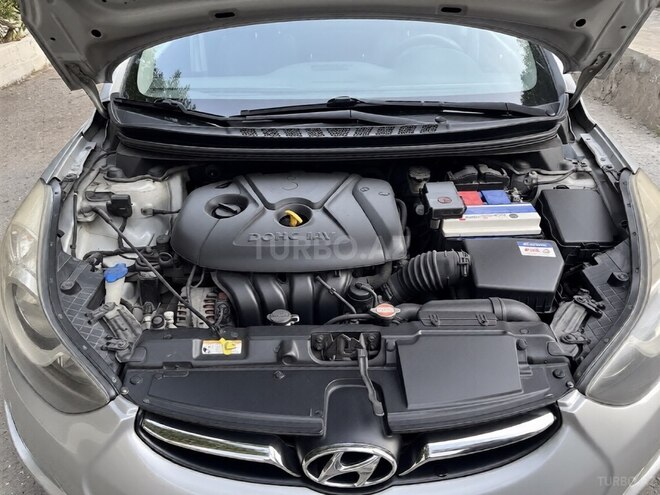 Hyundai Elantra-7