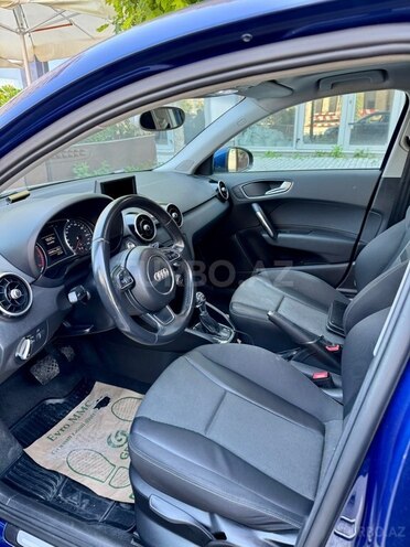 Audi A1-6
