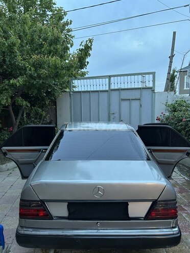 Mercedes 200 E-5