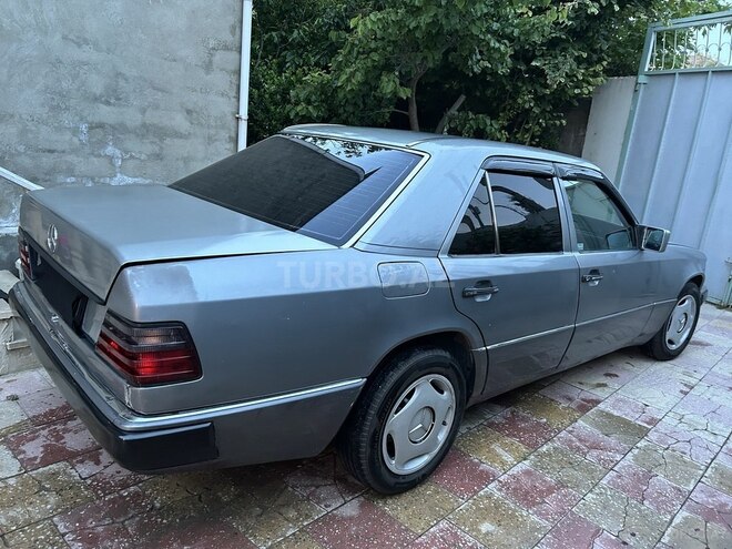 Mercedes 200 E-6