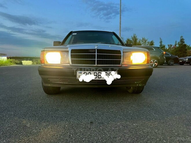 Mercedes 190-4