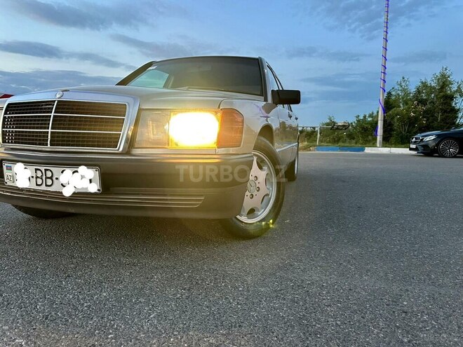 Mercedes 190-5