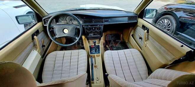 Mercedes 190-13