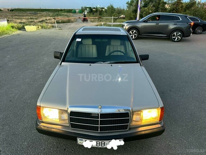 Mercedes 190-1