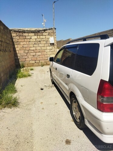 Mitsubishi Chariot Grandis-5