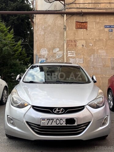 Hyundai Elantra-10