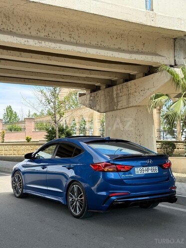 Hyundai Elantra-4