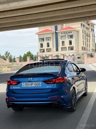Hyundai Elantra-2