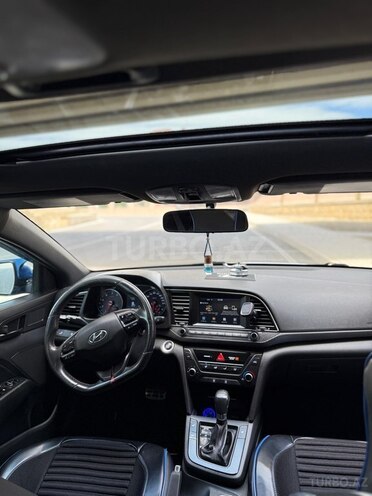 Hyundai Elantra-8