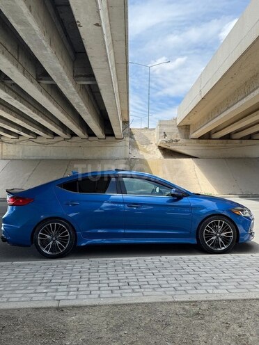Hyundai Elantra-5
