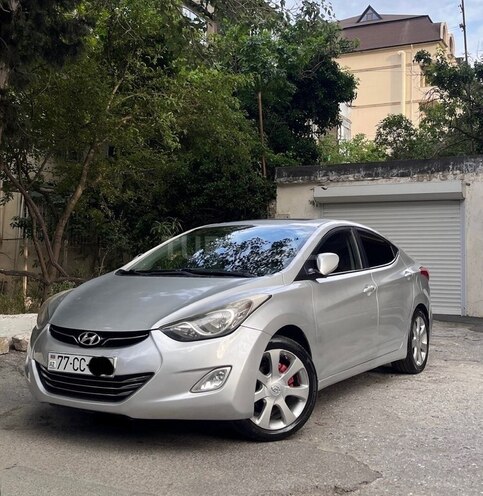 Hyundai Elantra-1