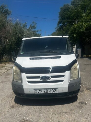 Ford Transit-8