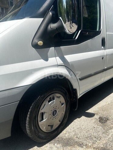 Ford Transit-2