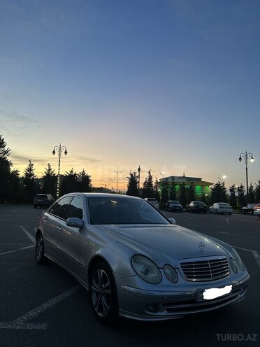Mercedes E 220-10