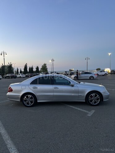 Mercedes E 220-2