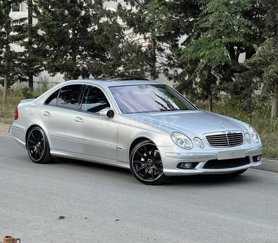Mercedes E 320-4