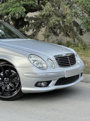 Mercedes E 320-7