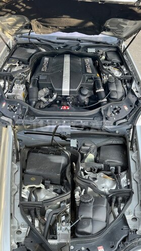 Mercedes E 320-21