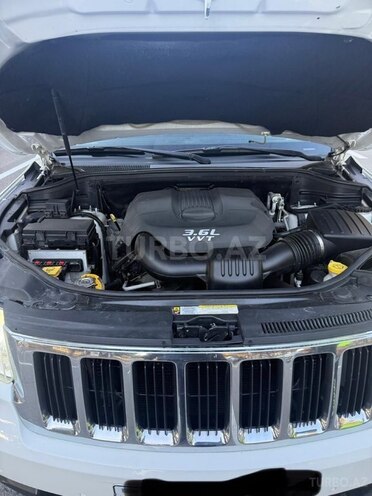 Jeep Grand Cherokee-12