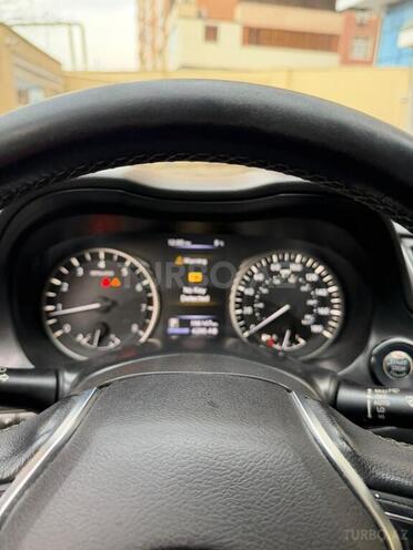 Infiniti Q50-3