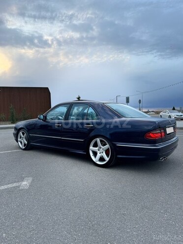 Mercedes E 240-2