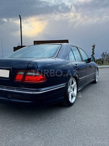 Mercedes E 240-6