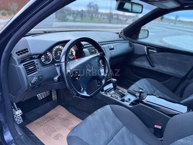 Mercedes E 240-19