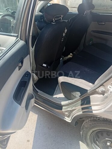 Hyundai Accent-4