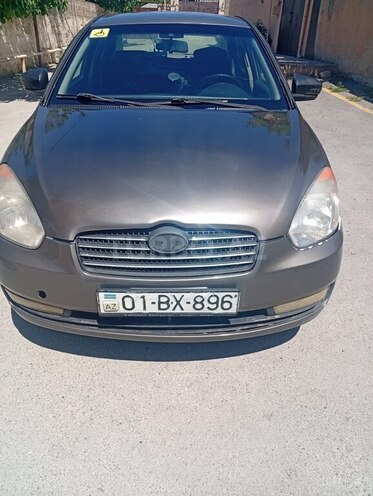 Hyundai Accent-1