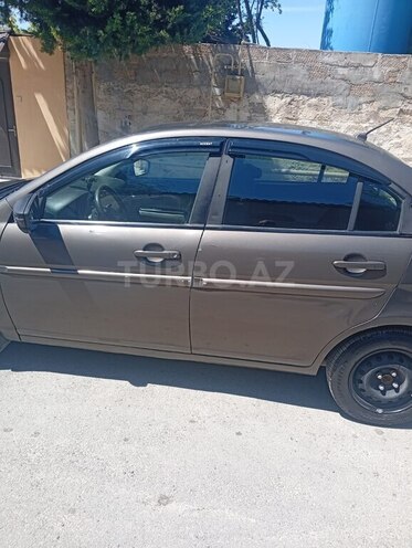 Hyundai Accent-11