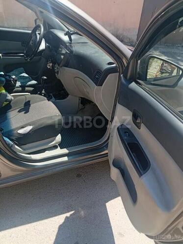 Hyundai Accent-8