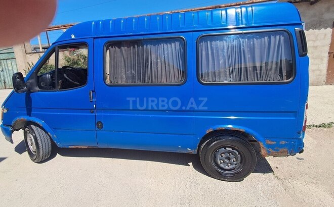Ford Transit-3