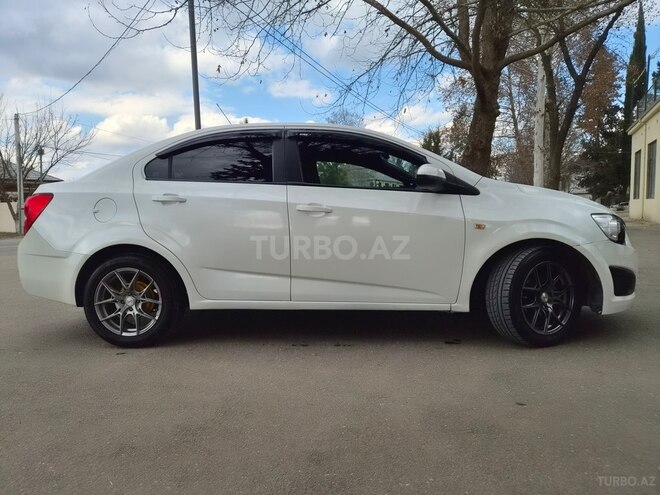 Chevrolet Aveo-4