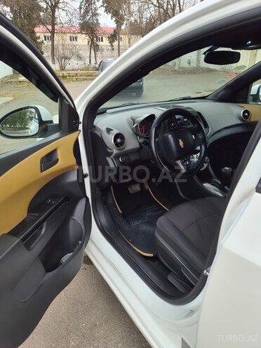 Chevrolet Aveo-6